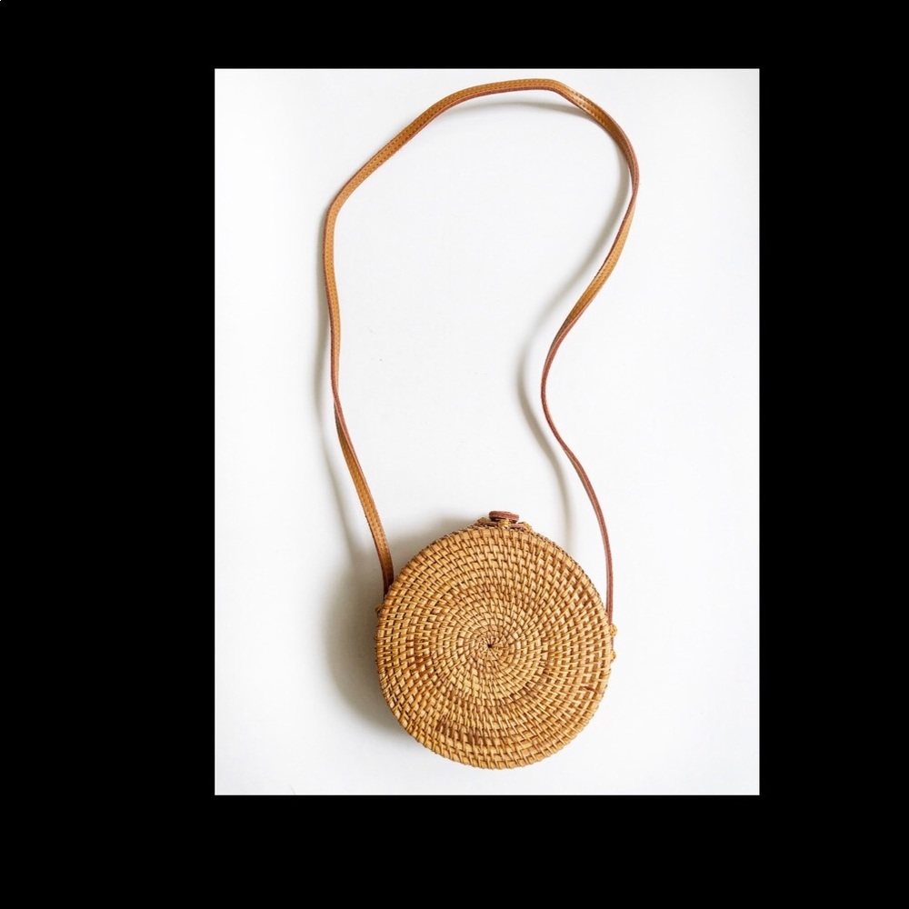 Round rattan cross body bag